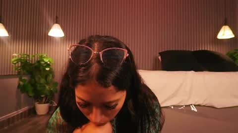 Eri  online show from March 2026 07:48:01 PM