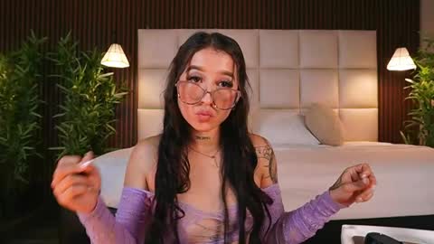 Eri  online show from April 2026 10:34:02 PM