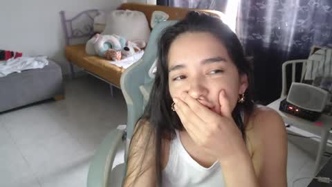 Snapshot of erina_1 chatting on June 2026 04:23:01 PM erina_1 online show from June 2026 04:23:01 PM