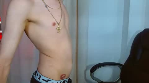 Snapshot of eroboyxox chatting on February 2026 08:40:02 PM eroboyxox online show from February 2026 08:40:02 PM
