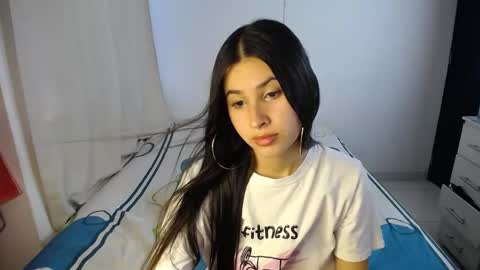 Snapshot of erosgirls_ chatting on October 2025 09:15:01 PM erosgirls_ online show from October 2025 09:15:01 PM