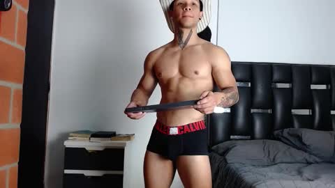 Snapshot of erosscott chatting on March 2026 04:10:01 PM Eros online show from March 2026 04:10:01 PM