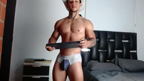 Snapshot of erosscott chatting on April 2026 01:31:02 AM Eros online show from April 2026 01:31:02 AM