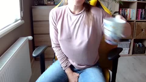 Snapshot of erotic_vibe chatting on December 2024 10:01:02 AM Melissa online show from December 2024 10:01:02 AM