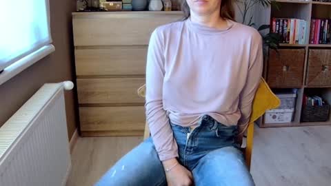 Snapshot of erotic_vibe chatting on December 2024 01:05:02 PM Melissa online show from December 2024 01:05:02 PM