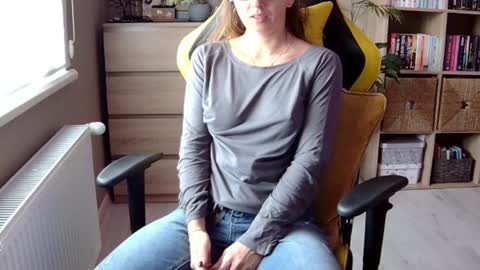 Snapshot of erotic_vibe chatting on December 2024 09:40:02 AM Melissa online show from December 2024 09:40:02 AM