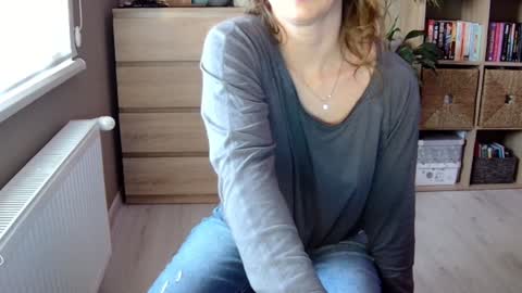 Snapshot of erotic_vibe chatting on December 2024 12:45:02 PM Melissa online show from December 2024 12:45:02 PM