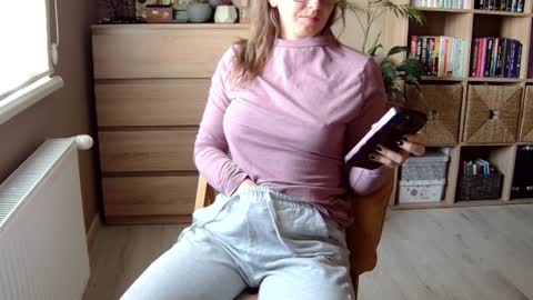 Snapshot of erotic_vibe chatting on December 2024 12:16:01 PM Melissa online show from December 2024 12:16:01 PM