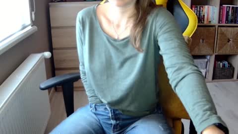 Snapshot of erotic_vibe chatting on December 2024 10:33:02 AM Melissa online show from December 2024 10:33:02 AM