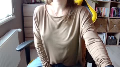 Snapshot of erotic_vibe chatting on December 2024 08:48:01 AM Melissa online show from December 2024 08:48:01 AM
