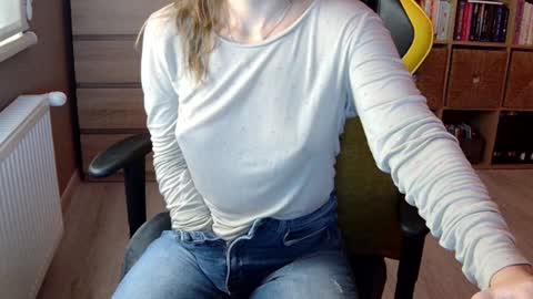 Snapshot of erotic_vibe chatting on January 2025 05:07:02 PM Melissa online show from January 2025 05:07:02 PM