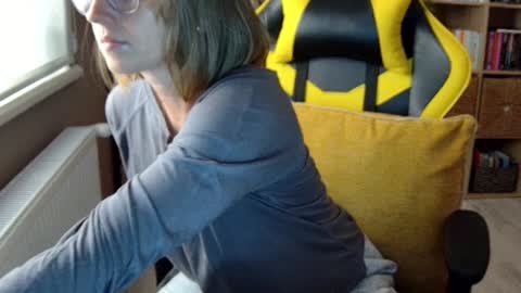 Snapshot of erotic_vibe chatting on February 2025 02:56:02 PM Melissa online show from February 2025 02:56:02 PM