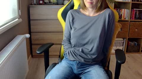 Snapshot of erotic_vibe chatting on February 2025 05:56:02 PM Melissa online show from February 2025 05:56:02 PM