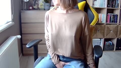 Snapshot of erotic_vibe chatting on February 2025 09:46:02 AM Melissa online show from February 2025 09:46:02 AM