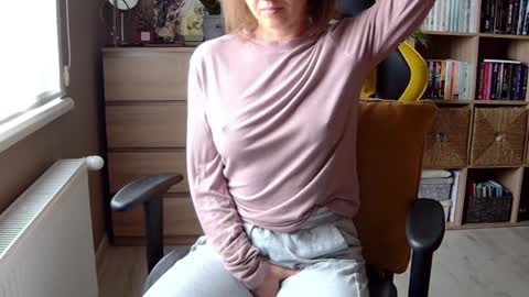 Snapshot of erotic_vibe chatting on February 2025 09:43:01 AM Melissa online show from February 2025 09:43:01 AM