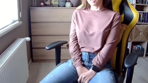 Snapshot of erotic_vibe chatting on February 2025 08:52:02 AM Melissa online show from February 2025 08:52:02 AM