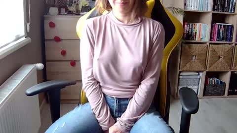 Snapshot of erotic_vibe chatting on February 2025 10:00:02 AM Melissa online show from February 2025 10:00:02 AM