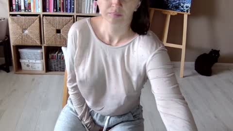 Snapshot of erotic_vibe chatting on September 2025 12:10:02 PM Melissa online show from September 2025 12:10:02 PM