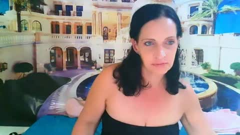 Jade online show from May 2026 07:21:02 PM