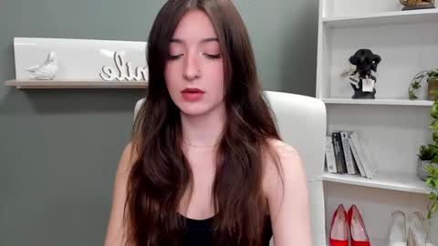 Leah online show from December 2024 11:11:02 AM