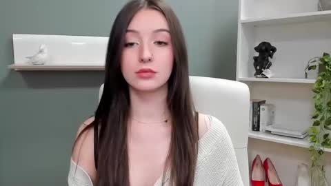 Leah online show from December 2024 11:26:01 AM