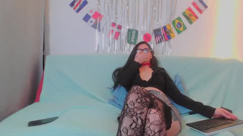 ErzsiDragon online show from March 2026 01:33:01 PM