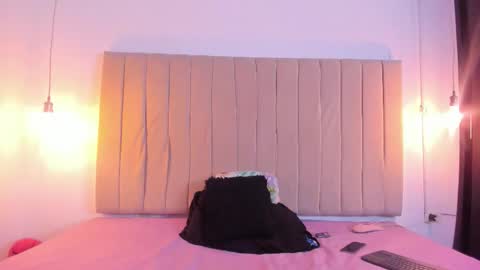 Snapshot of escar_let chatting on February 2026 03:36:02 AM Scarlett online show from February 2026 03:36:02 AM