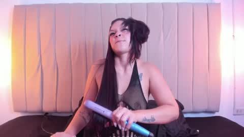 Snapshot of escar_let chatting on April 2026 04:06:01 AM Scarlett online show from April 2026 04:06:01 AM