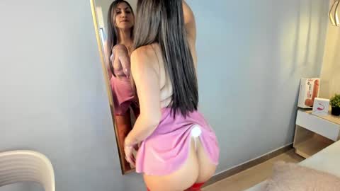 Escarlet online show from January 2025 01:18:02 PM