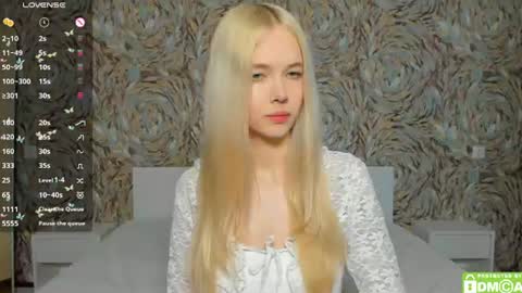 Snapshot of eshcka chatting on June 2026 05:34:02 AM Megan and Brad online show from June 2026 05:34:02 AM
