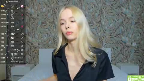 Snapshot of eshcka chatting on June 2026 05:07:01 AM Megan and Brad online show from June 2026 05:07:01 AM