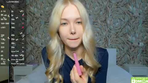 Snapshot of eshcka chatting on July 2026 06:51:01 AM Megan and Brad online show from July 2026 06:51:01 AM