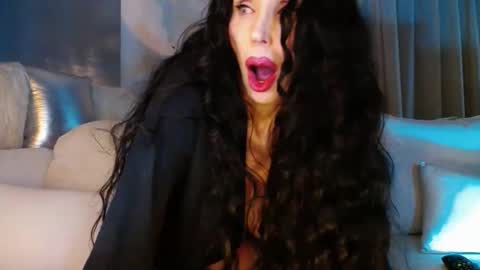 Esther online show from February 2025 10:44:02 PM