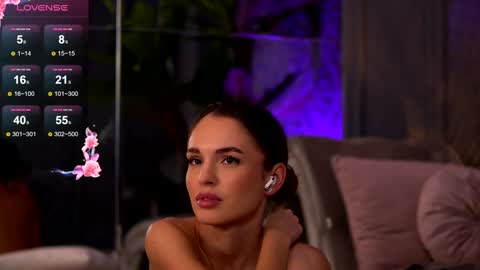 Snapshot of esmeainsley chatting on January 2025 04:54:02 AM Raluca  online show from January 2025 04:54:02 AM