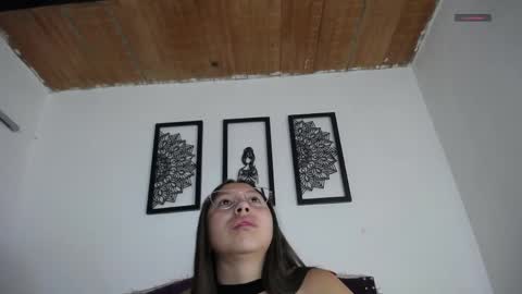 Snapshot of esmeralda_pym chatting on April 2026 12:17:02 PM Esmeralda online show from April 2026 12:17:02 PM