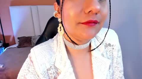 esmeralda_rose__ online show from June 2026 06:29:01 AM