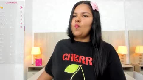 Esmeralda online show from March 2026 07:41:02 PM