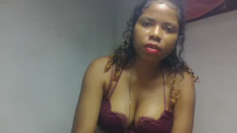 esmeraldae online show from October 2025 10:08:02 PM