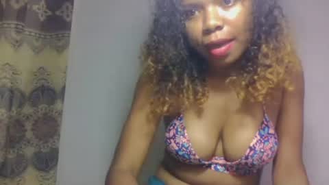 esmeraldae online show from October 2025 01:48:02 AM