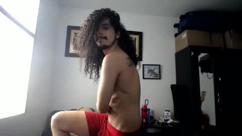 Esnider online show from April 2026 08:00:02 PM