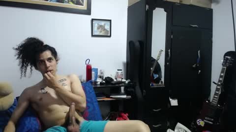 Snapshot of esnaider_man chatting on May 2026 08:41:01 AM Esnider online show from May 2026 08:41:01 AM