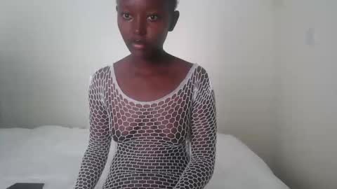 Snapshot of essypetite chatting on November 2025 01:48:02 PM essypetite online show from November 2025 01:48:02 PM