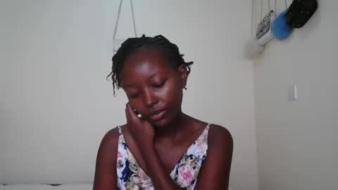 Snapshot of essypetite chatting on November 2025 09:42:02 AM essypetite online show from November 2025 09:42:02 AM