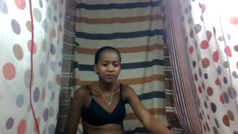 Snapshot of estancelee chatting on June 2026 07:07:01 PM estancelee online show from June 2026 07:07:01 PM