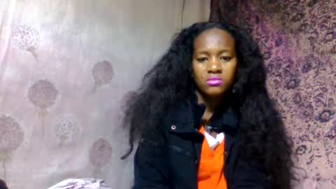 Snapshot of estancelee chatting on July 2026 10:45:01 PM estancelee online show from July 2026 10:45:01 PM