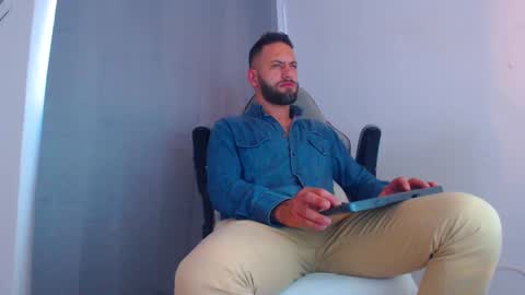 Snapshot of esteban7984068 chatting on January 2025 08:31:02 PM esteban online show from January 2025 08:31:02 PM