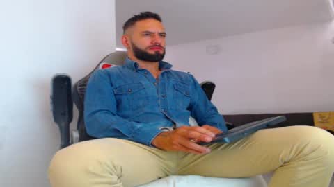 Snapshot of esteban7984068 chatting on September 2025 03:04:01 PM esteban online show from September 2025 03:04:01 PM