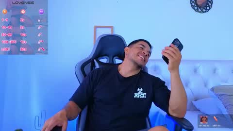 Snapshot of esteban_de_louise chatting on March 2026 03:01:01 PM ESTEBAN online show from March 2026 03:01:01 PM