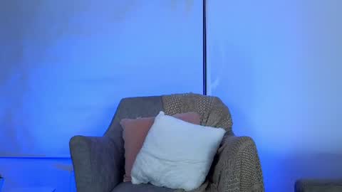 Snapshot of esteban_de_louise chatting on March 2026 03:34:02 PM ESTEBAN online show from March 2026 03:34:02 PM