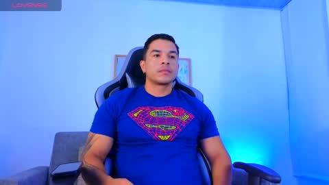 Snapshot of esteban_de_louise chatting on April 2026 10:55:01 AM ESTEBAN online show from April 2026 10:55:01 AM